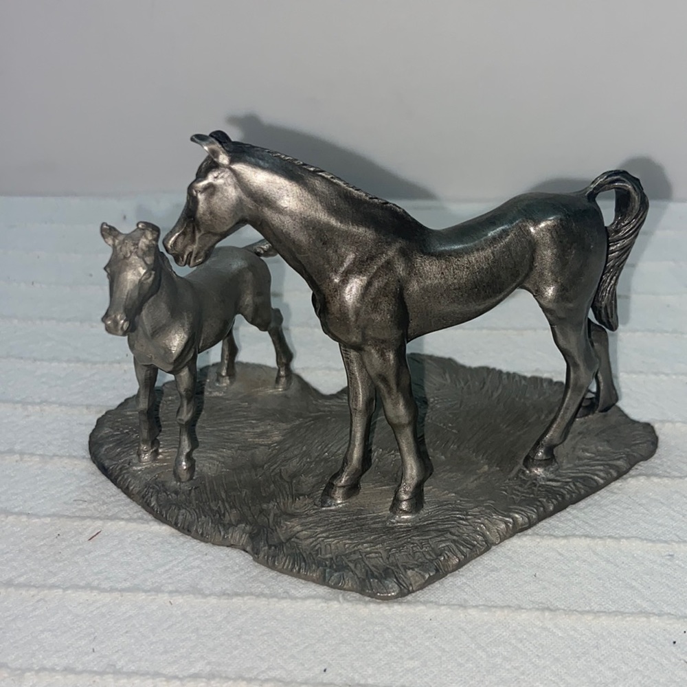 Vintage 1977 Rawcliffe Pewter figurine Two horses - Collectible!!